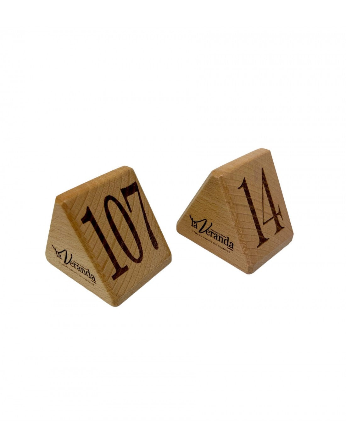 Triangolo con numerazione, qr code menù e logo